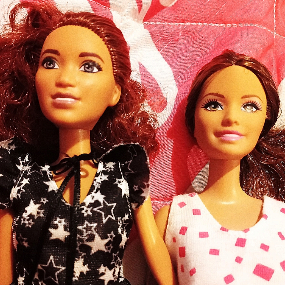 BARBIES - Picture 4 of 4